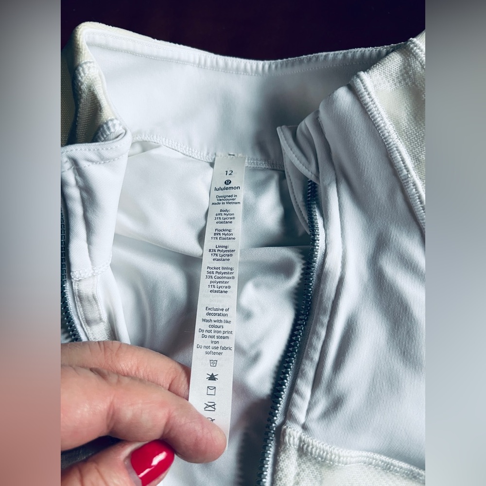 🍒LULULEMON LTD Edit DEFINE Jacket 12 VELVET FLOCKED White/Cream MESH ~ LUXTREME - Picture 4 of 11
